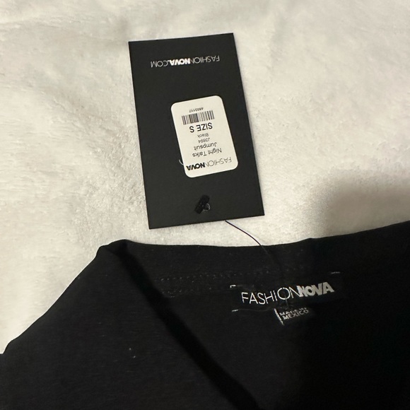 Fashion nova- Night talks jumpsuit black - Picture 9 of 10